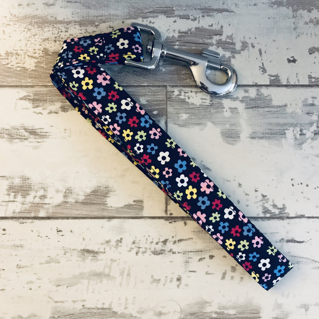 The Black Dog Company Handmade Dog Leads Small/Medium / Metal **NEW** Little Daisies - Dog Lead